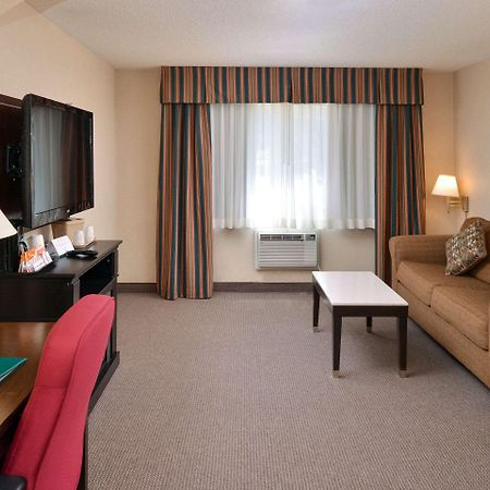 Quality Inn & Suites Walnut - City Of Industry Eksteriør billede